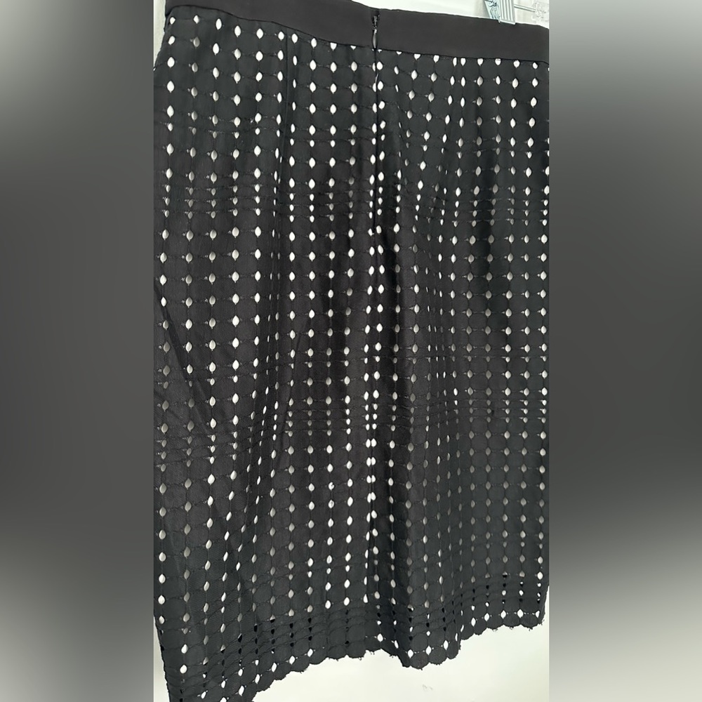 Ann Taylor Black Lace Pencil Skirt Size 2 - Picture 3 of 4